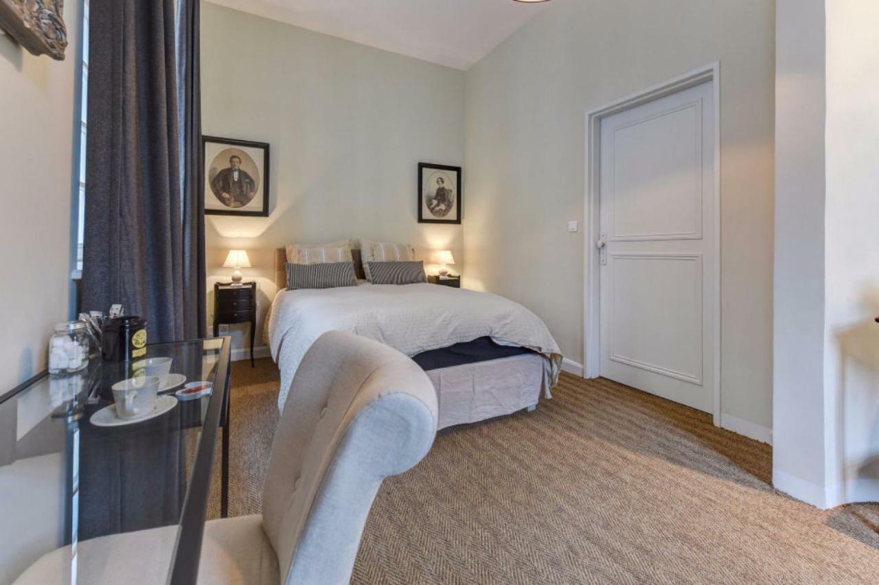 H-Bnb - Les Meubles Du 1 Bed and Breakfast Metz Esterno foto