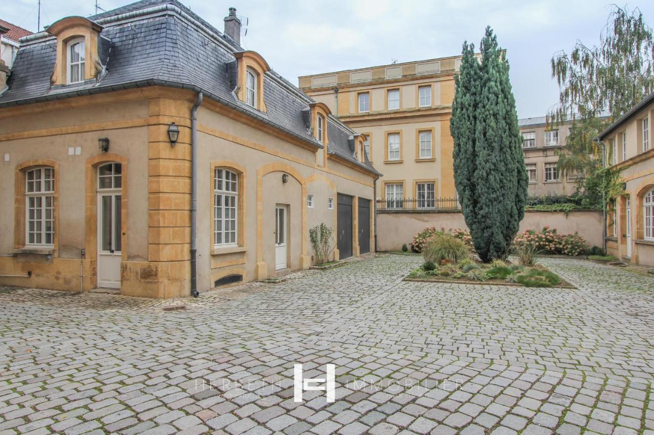 H-Bnb - Les Meubles Du 1 Bed and Breakfast Metz Esterno foto